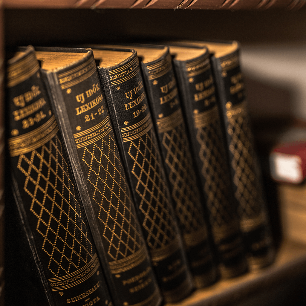 Rejtélyek Pincéje Kreatív